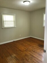 5615 Lakeside Trl in Raleigh, NC - Foto de edificio - Building Photo