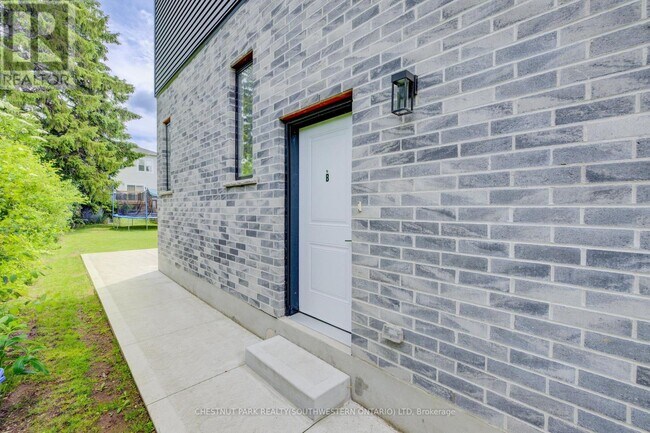 33-33 Second Ave in Kitchener, ON - Building Photo - Building Photo