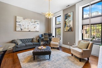705 Massachusetts Ave, Unit 1 in Boston, MA - Foto de edificio - Building Photo
