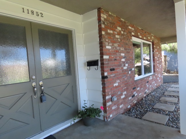 11852 Crystal Ave in Chino, CA - Building Photo - Building Photo