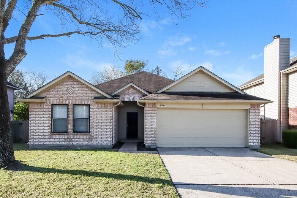 906 Wisdom Dr in Deer Park, TX - Building Photo