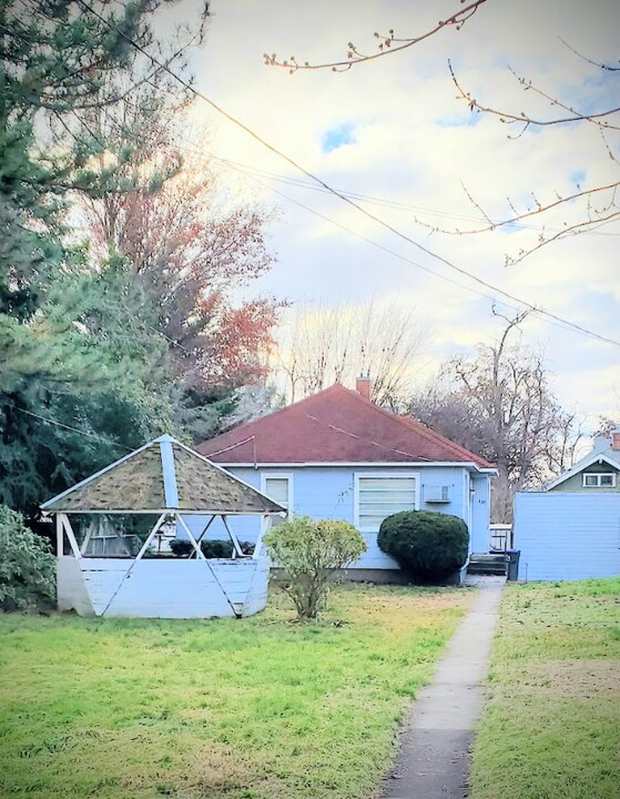 338 S 3rd Ave in Walla Walla, WA - Building Photo