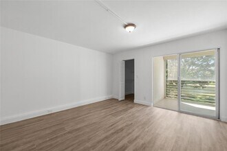 2202 Lucaya Bend, Unit J2 in Coconut Creek, FL - Building Photo - Building Photo