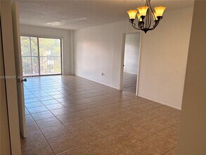 4168 Inverrary Dr in Lauderhill, FL - Building Photo - Building Photo