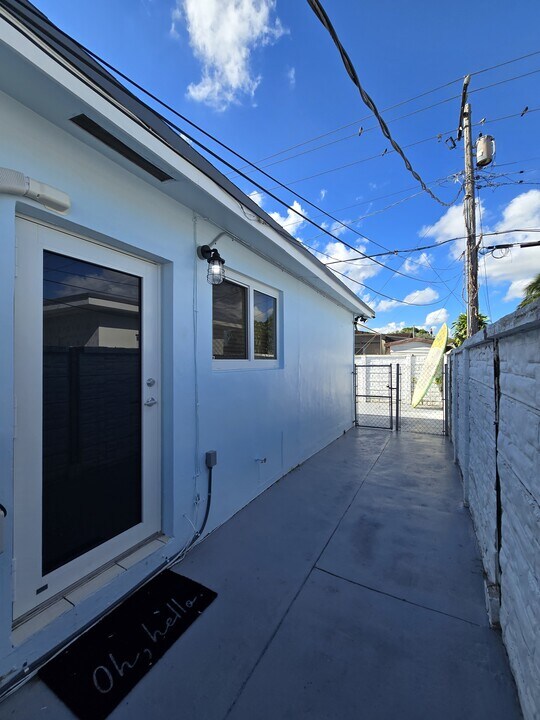 9591 SW 52nd Ter in Miami, FL - Building Photo