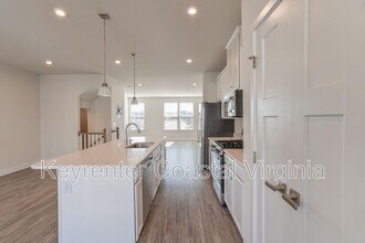 137 Cedar Crst Dr in Smithfield, VA - Building Photo - Building Photo