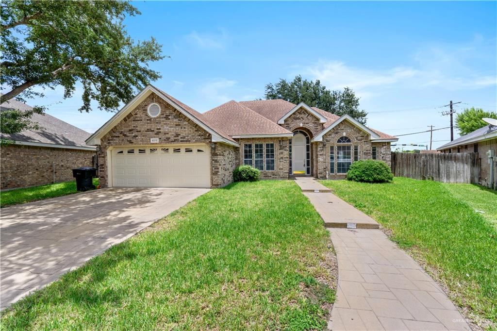 10 N 29th St in McAllen, TX - Building Photo