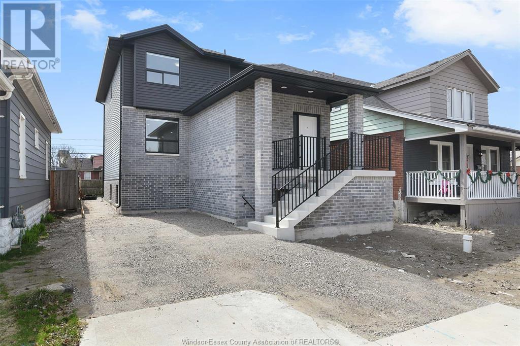 469 Foch Ave in Windsor, ON - Building Photo