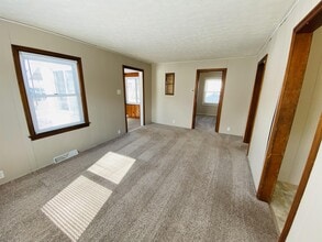 1023 Gray Ave in Greenville, OH - Building Photo - Building Photo