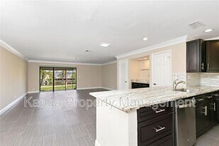 455 Canal Point N in Delray Beach, FL - Building Photo