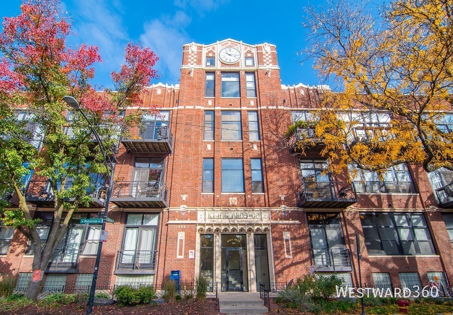 2300 W Wabansia Ave in Chicago, IL - Building Photo