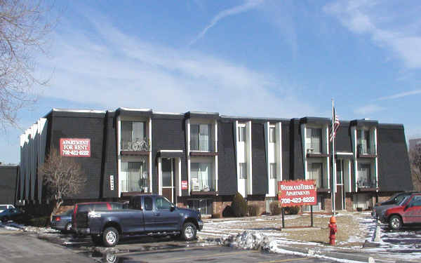 Woodland Terrace Apartments in Chicago Ridge, IL - Building Photo - Building Photo