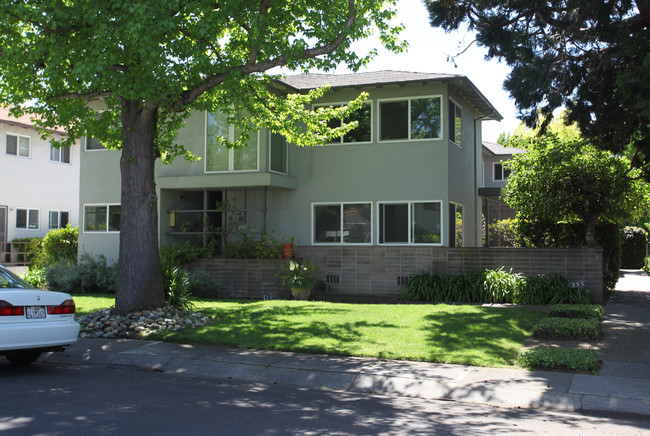 255 Waverley St in Menlo Park, CA - Building Photo - Building Photo