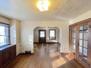1233 E Hanna Ave in Indianapolis, IN - Building Photo - Building Photo