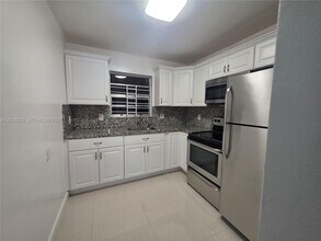 19080 NE 3rd Ct in Miami, FL - Building Photo - Building Photo