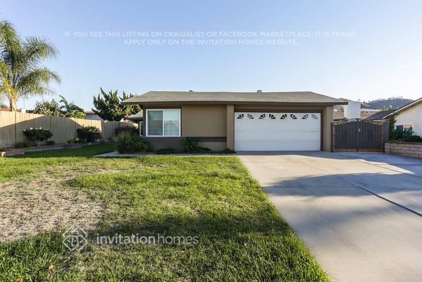 11642 Queensborough St in Riverside, CA - Building Photo