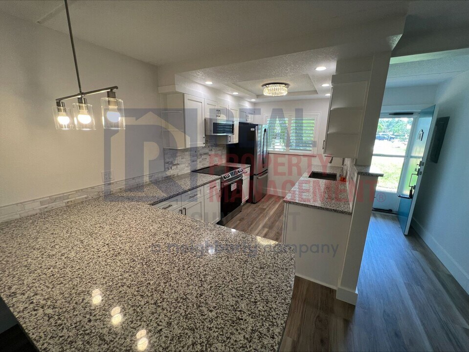 649 S Tamiami Trl in Venice, FL - Foto de edificio