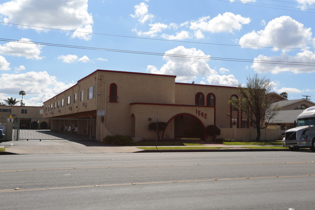 La Entrada Apartments