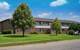 River Village II Apartments in Maquoketa, IA - Building Photo