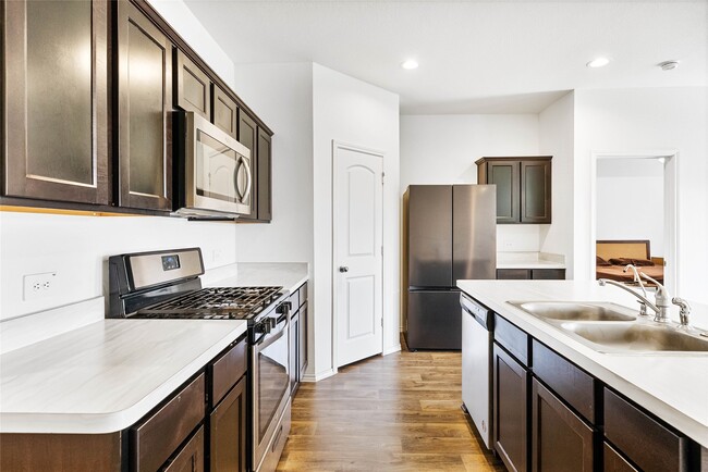 21611 Flowering Gdn Ln