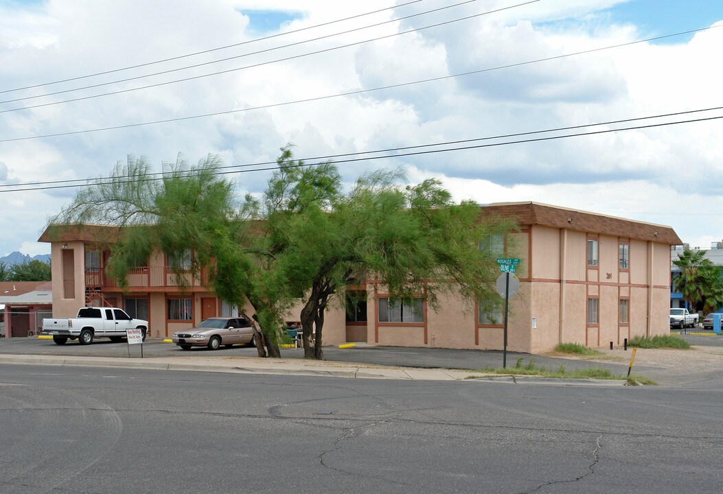 Olive Apartments in Tucson, AZ - Foto de edificio