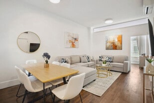 125 E 83rd St in New York, NY - Building Photo