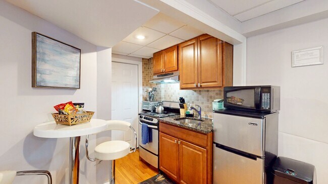 1029 Beacon St, Unit A