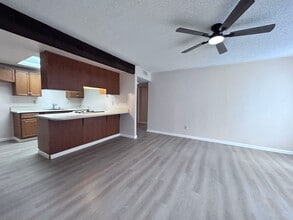 5712-5714 Manzanita Ave in Carmichael, CA - Building Photo - Building Photo