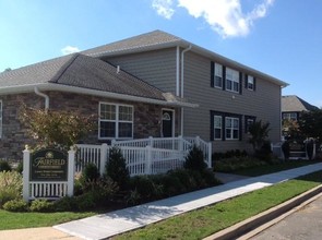 Fairfield Courtyard East At Farmingdale in Farmingdale, NY - Building Photo - Building Photo