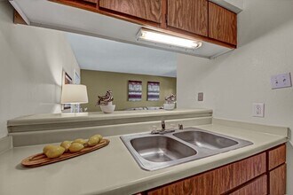 Cypress Pointe in Midland, TX - Foto de edificio - Building Photo