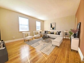 Garfield Court Apartments in Hyattsville, MD - Foto de edificio - Building Photo