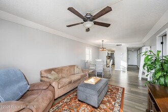 500 Palm Springs Blvd in Indian Harbour Beach, FL - Foto de edificio - Building Photo