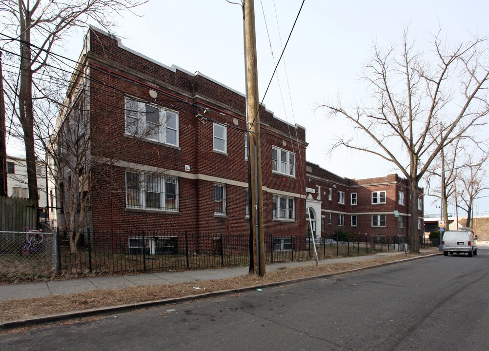 1301 Ridge Pl SE in Washington, DC - Foto de edificio