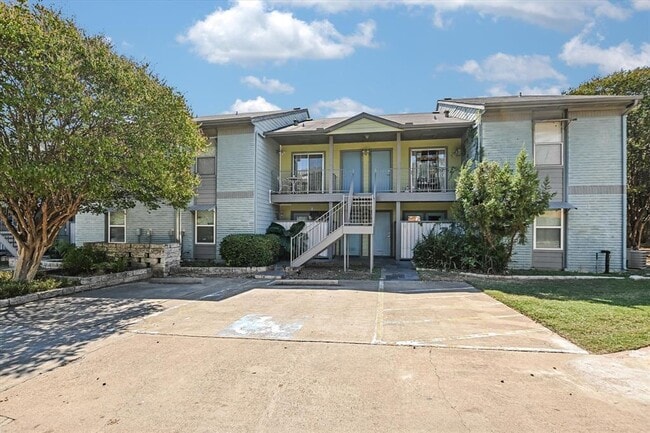 property at 3204 Menchaca Rd