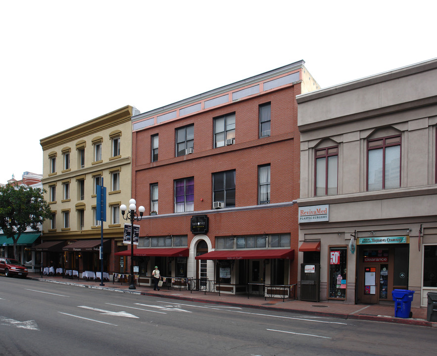 715-719 4th Ave in San Diego, CA - Building Photo