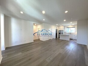 9506 Parker Ln in Gardena, CA - Building Photo - Building Photo
