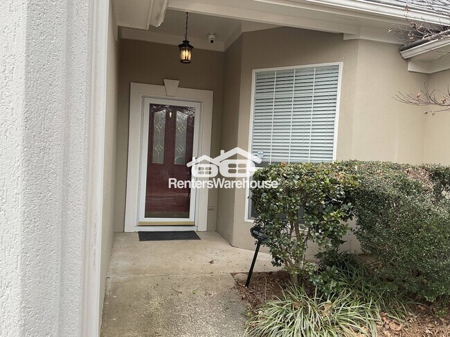 215 Blue Spruce Cir in Alpharetta, GA - Foto de edificio - Building Photo