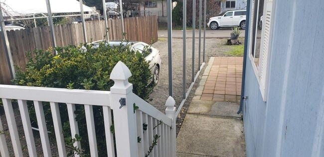 3151 16th St in Clearlake, CA - Building Photo - Building Photo