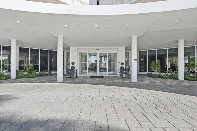 3546 S Ocean Blvd, Unit 617 in South Palm Beach, FL - Foto de edificio - Building Photo
