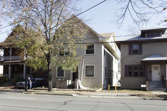 423 S Park St in Kalamazoo, MI - Foto de edificio - Building Photo