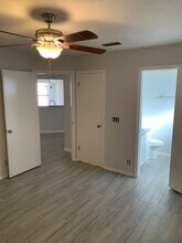 9238 Encino Village in San Antonio, TX - Building Photo - Building Photo