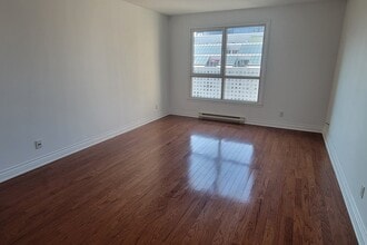 1210 Blvd. De Maisonneuve Ouest in Montréal, QC - Building Photo - Building Photo