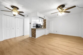 1500 Bay Area Blvd in Houston, TX - Building Photo - Building Photo