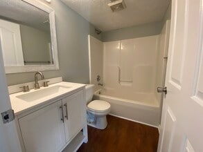 218 Pinnacle Ct, Unit 218 in Frankfort, KY - Building Photo - Building Photo