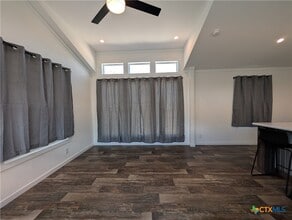 120 Water Hole Ln in New Braunfels, TX - Building Photo - Building Photo