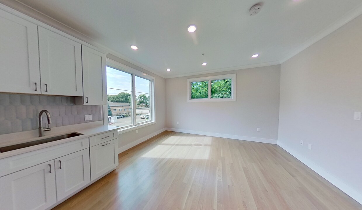 108 Warren St, Unit 3 in Boston, MA - Building Photo