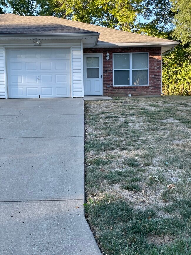 9032 E 85th Ter Rentals in Raytown, MO