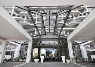 1530 Key Blvd, Unit 819 in Arlington, VA - Foto de edificio - Building Photo