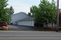 Sunshine Meadows Apartments in Portland, OR - Building Photo - Building Photo