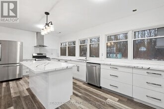 2949 Garrison Rd in Fort Erie, ON - Building Photo - Building Photo